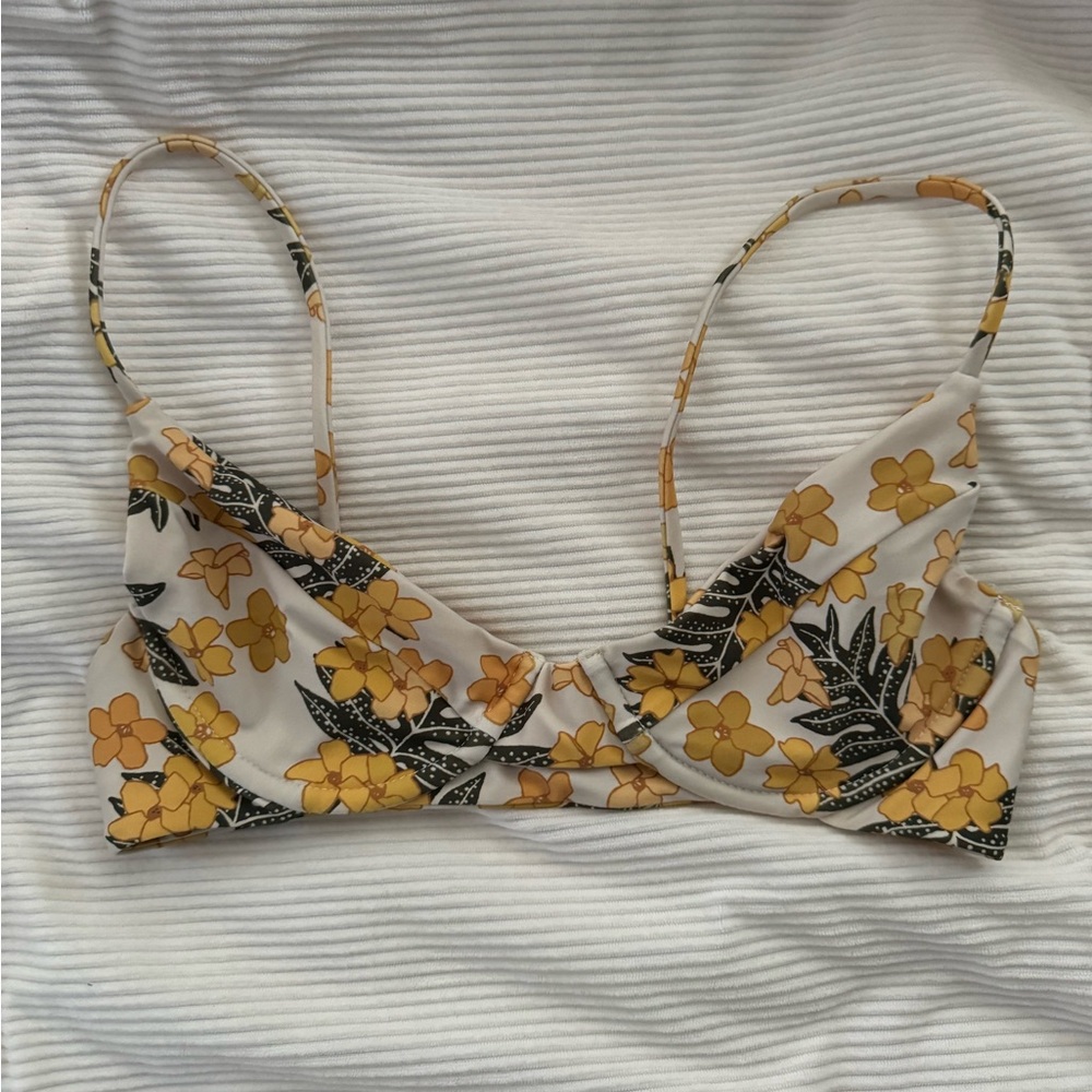 Benoa Puakenikeni Shea Top